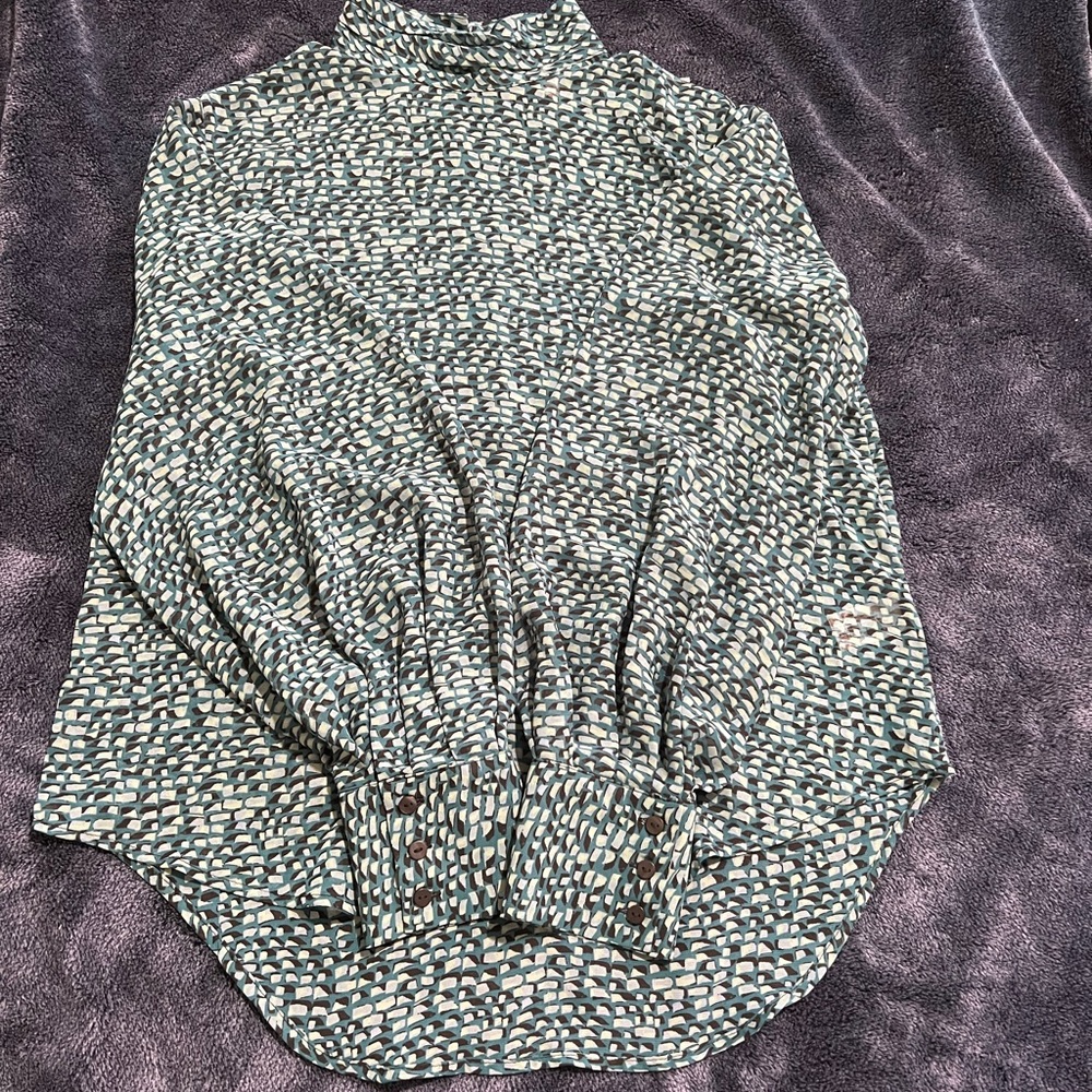 Women's blouse with long sleeves, floral print